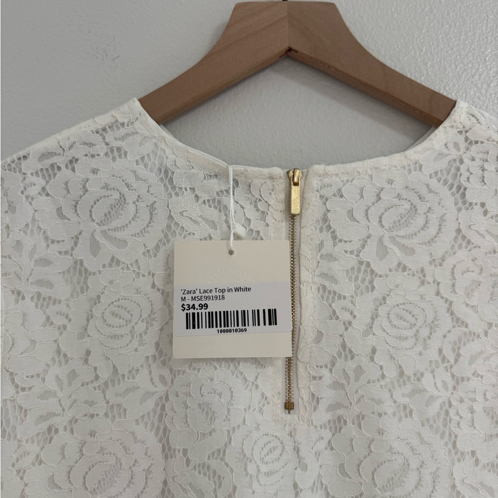 Elegant Floral Lace Blouse in white - Picture 3 of 5